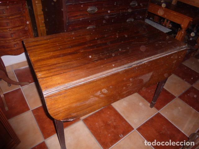 Antig&uuml;edades: ANTIGUA MESA CON ALAS. LIQUIDACION. - Foto 1