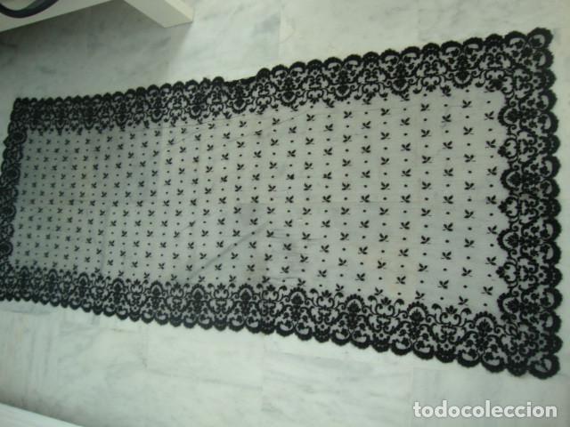 Antig&uuml;edades: Mantilla antigua - Foto 1