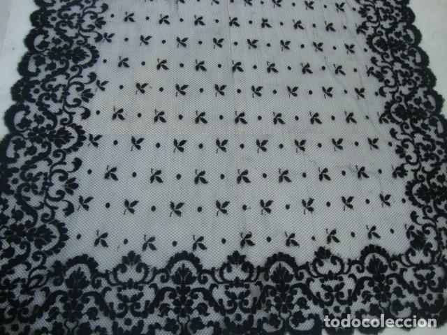 Antig&uuml;edades: Mantilla antigua - Foto 2