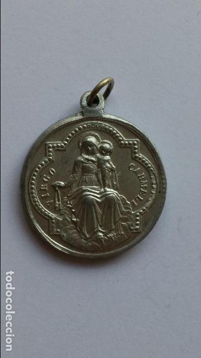 Antig&uuml;edades: Medalla de virgen del carmen y corazon de jesus de 2,6 cms de diametro - Foto 1