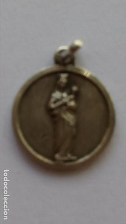 Antig&uuml;edades: Medalla de virgen de la salud de sabadell de 1,3 cms de diametro - Foto 1