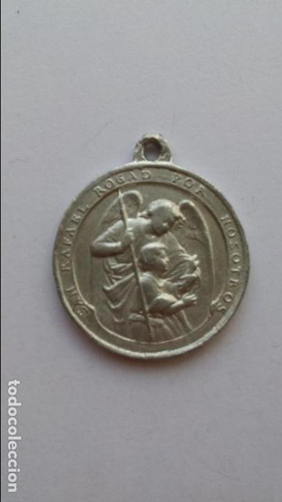 Antig&uuml;edades: Medalla de san rafael de 2,8 cms de diametro - Foto 1