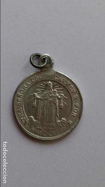 Antig&uuml;edades: Medalla de virgen del carmen y corazon de jesus de 2 cms de diametro - Foto 1