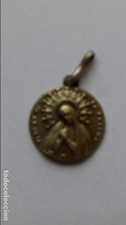 Antig&uuml;edades: Medalla de virgen de la paloma de 1,3 cms de diametro - Foto 1