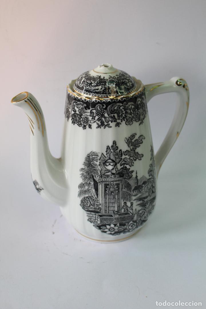 Antig&uuml;edades: cafetera en porcelana de santa clara - Foto 2