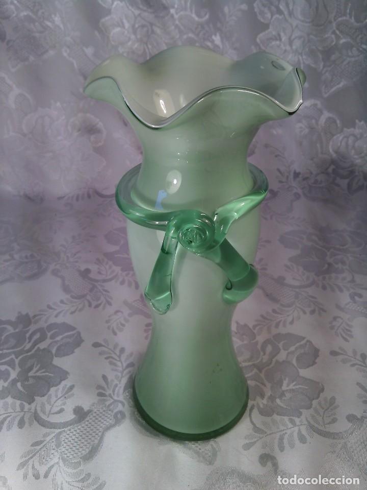 Antig&uuml;edades: JARR&Oacute;N CRISTAL OPALESCENTE BOCA ONDULADA. SEGUSO. MURANO. ITALIA. A&Ntilde;OS 70.