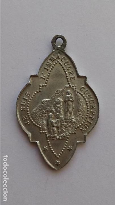 Antig&uuml;edades: Medalla de virgen de lourdes francesa , de 3,6 x 2,2 cms - Foto 1