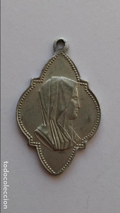 Antig&uuml;edades: Medalla de virgen de lourdes francesa , de 3,6 x 2,2 cms - Foto 2