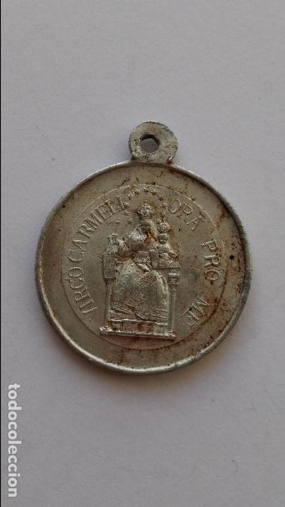 Antig&uuml;edades: Medalla de virgen del carmen y corazon de jesus de 2,4 cms de diametro - Foto 1