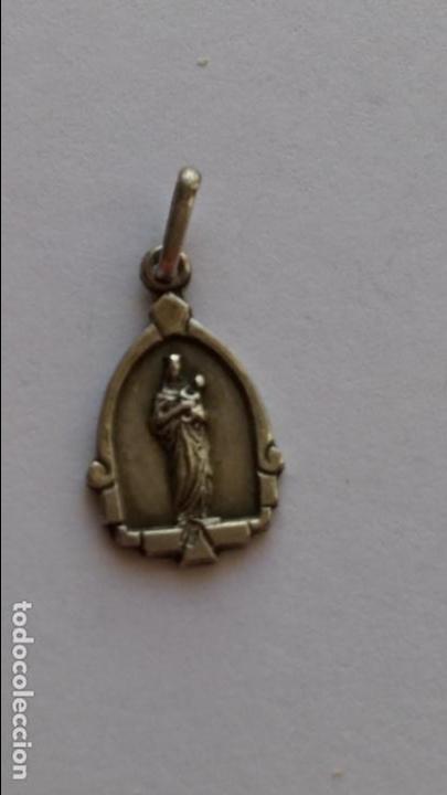 Antig&uuml;edades: Medalla de virgen de salud ,sabadell, de 1,6 x 1 cms - Foto 1