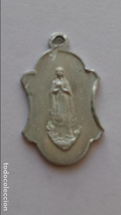 Antig&uuml;edades: Medalla de virgen , de 2,3 x 1,4 cms - Foto 1
