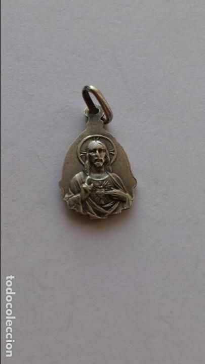 Antig&uuml;edades: Medalla de virgen del hort y corazon de jesus de 1,5 x 1 cms - Foto 2
