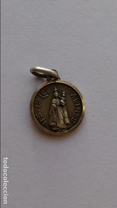 Antig&uuml;edades: Medalla de virgen de les salines de 1 cms de diametro - Foto 1