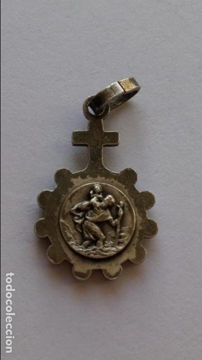 Antig&uuml;edades: Medalla de san cristobal y virgen de lourdes de 2 x 1,4 cms - Foto 1