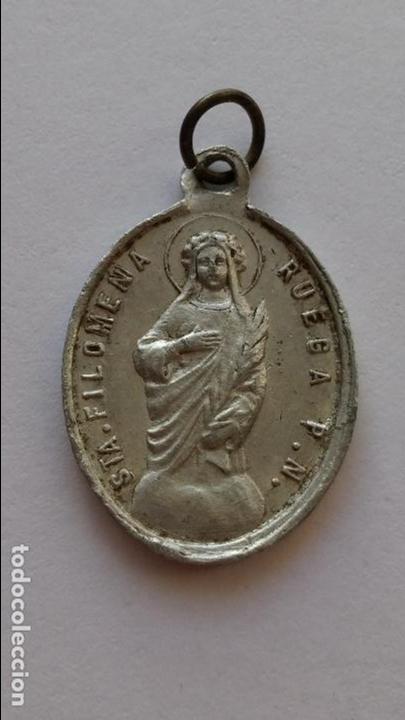Antiguidades: Medalla de santa filomena y virgen de 2,2 x 1,5 cms