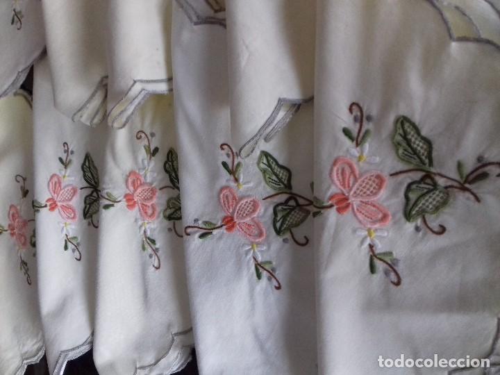 Antig&uuml;edades: LOTE DE 10 SERVILLETAS BORDADAS, AMARILLA CLARA. - Foto 2