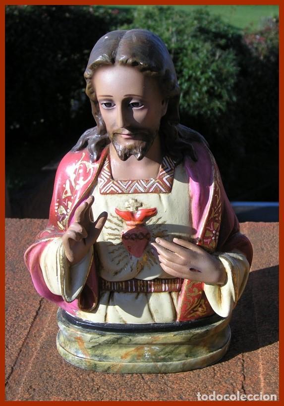 Antig&uuml;edades: Figura Sagrado Coraz&oacute;n Policromada......Mide 30 X 20 cms - Foto 2