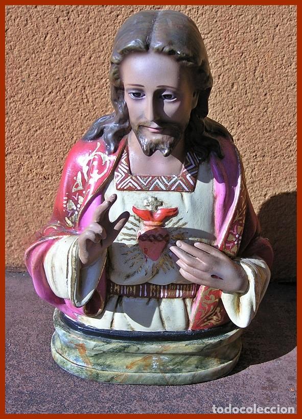 Antig&uuml;edades: Figura Sagrado Coraz&oacute;n Policromada......Mide 30 X 20 cms - Foto 4