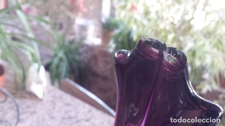 Antig&uuml;edades: antiguo florero de cristal - Foto 6