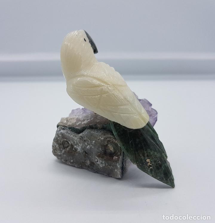 Antigüedades: Figura antigua de loro en jade blanco y jade verde oscura tallado a mano sobre amatista natural . - Foto 4 - 77831661