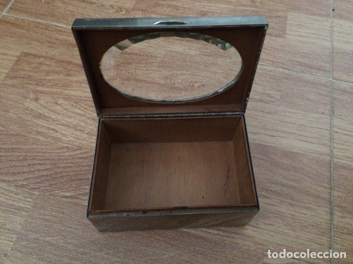 Antig&uuml;edades: Caja plateada antigua (leer condiciones de venta). - Foto 1