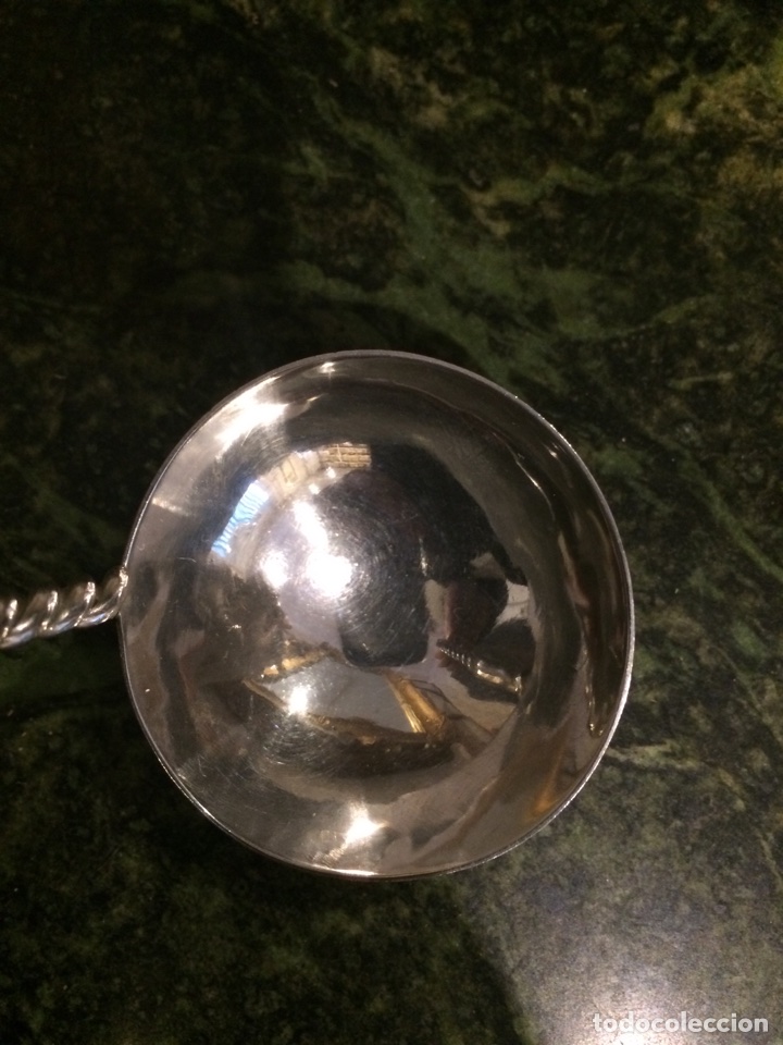 Antig&uuml;edades: Salsera de plata con mango trenzada (leer condiciones de venta). - Foto 1