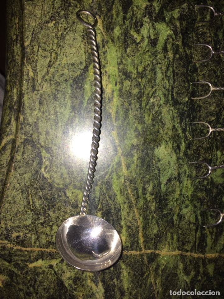 Antig&uuml;edades: Salsera de plata con mango trenzada (leer condiciones de venta). - Foto 2