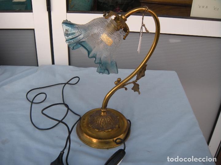 Antig&uuml;edades: L&Aacute;MPARA FLEXO DE SOBREMESA EN BRONCE - Foto 1