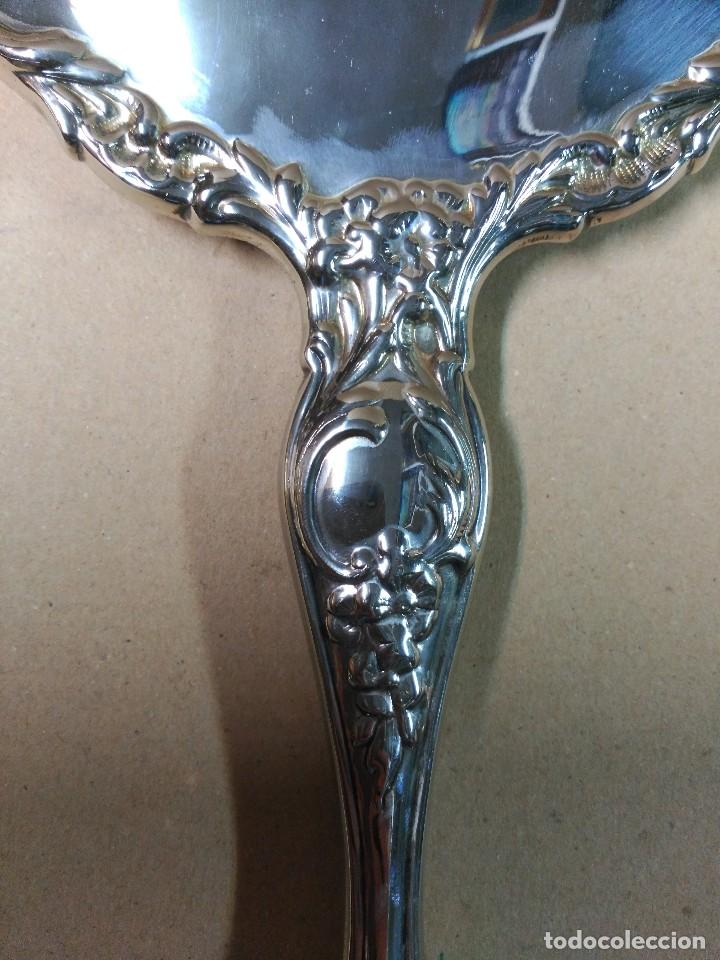 Antig&uuml;edades: JUEGO DE TOCADRO EN METAL PLATEADO - Foto 21
