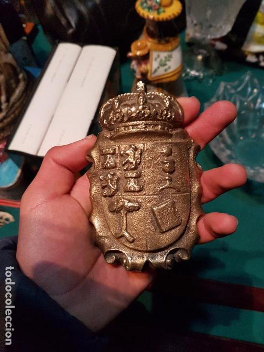 Antig&uuml;edades: BONITA Y ANTIGUA PLACA DE BRONCE. - Foto 5