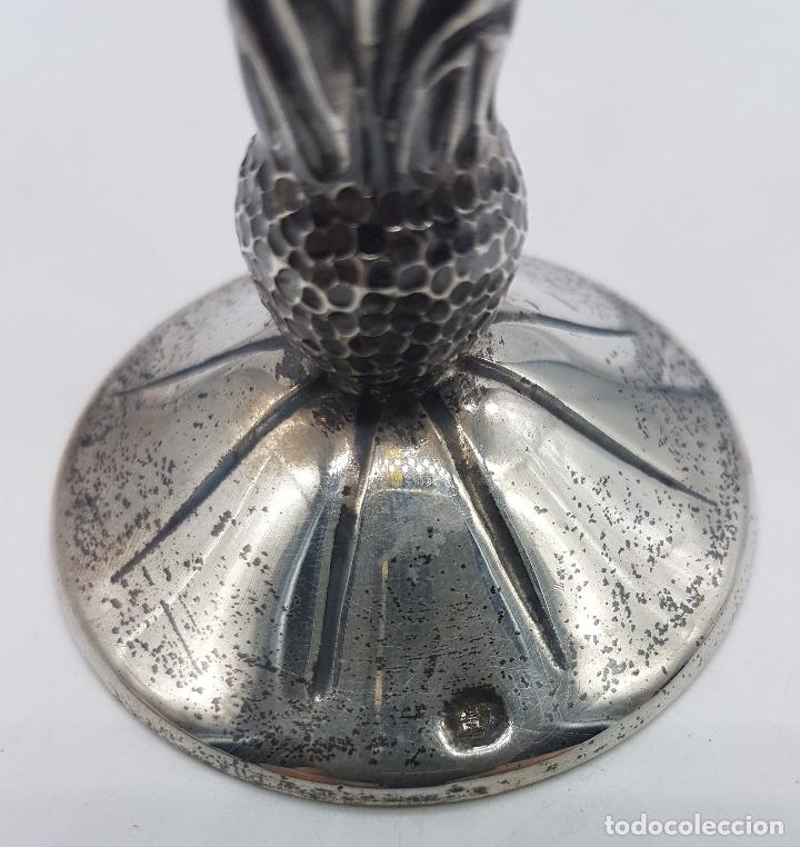 Antigüedades: Bella copa antigua en cristal de Baccarat tallado a mano y pie en plata de ley repujada, F.S. XIX . - Foto 5 - 78372973