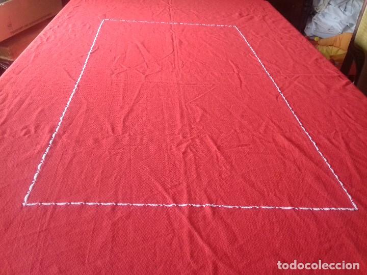 Antig&uuml;edades: SENCILLO Y GRANDE MANTEL ROJO. - Foto 2
