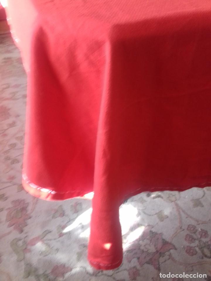 Antig&uuml;edades: SENCILLO Y GRANDE MANTEL ROJO. - Foto 4
