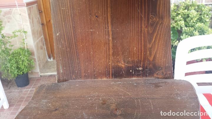 Antig&uuml;edades: estanteria de madera con cajon - Foto 5