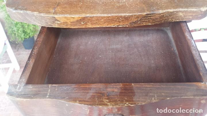Antig&uuml;edades: estanteria de madera con cajon - Foto 7