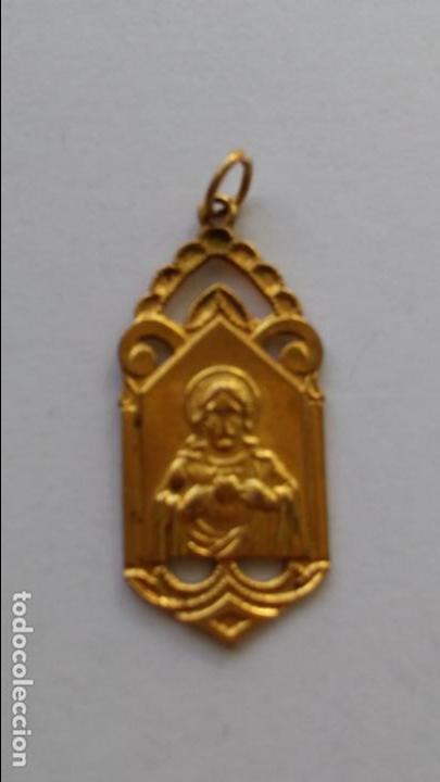 Antig&uuml;edades: Medalla del corazon de jesus de 3 x 1,4 cms - Foto 1