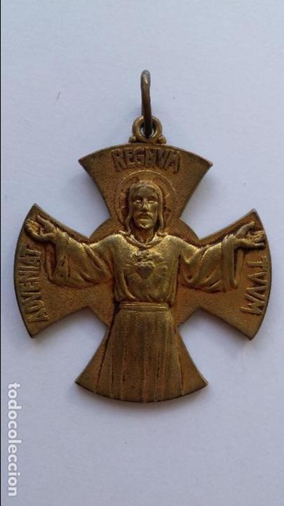 Antig&uuml;edades: Medalla del corazon de jesus de 4 x 4,2 cms - Foto 1