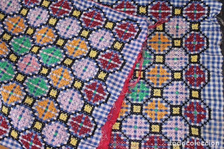 Antiques: COJINES VINTAGE BORDADOS crochet DECORACI&Oacute;N A&Ntilde;OS 60 RURAL O MODERNA POP