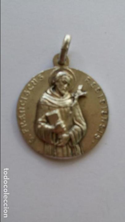 Antig&uuml;edades: Medalla de san francisco de asis de 2,5 cms de diametro - Foto 1