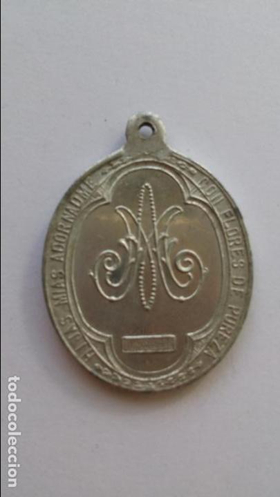 Antig&uuml;edades: Medalla de virgen inmaculada de 3 x 3,8 cms - Foto 2