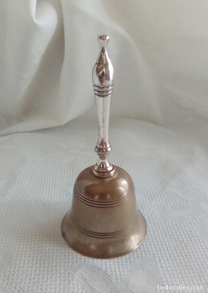 Antig&uuml;edades: ANTIGUA CAMPANA DE MANO. - Foto 1
