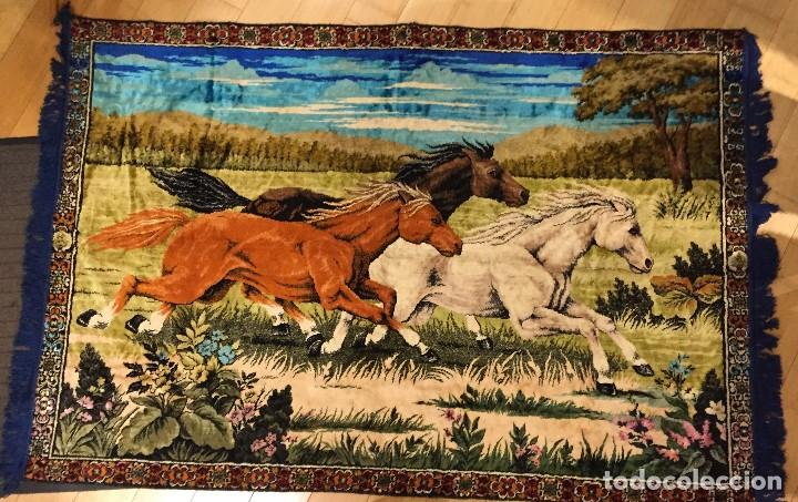 Antig&uuml;edades: Tapiz caballos - Foto 2