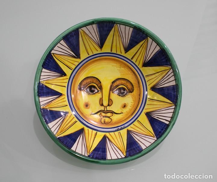 Antig&uuml;edades: Plato Sol cer&aacute;mica Manises. - Foto 1