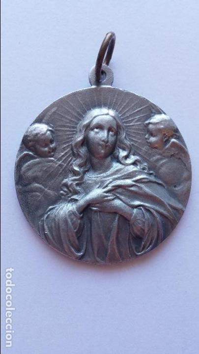 Antig&uuml;edades: Medalla de virgen inmaculada de 3,5 cms de diametro - Foto 1