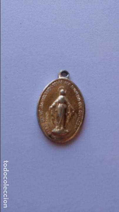 Antig&uuml;edades: Medalla de virgen inmaculada de 2,3 x 1,4 cms - Foto 1