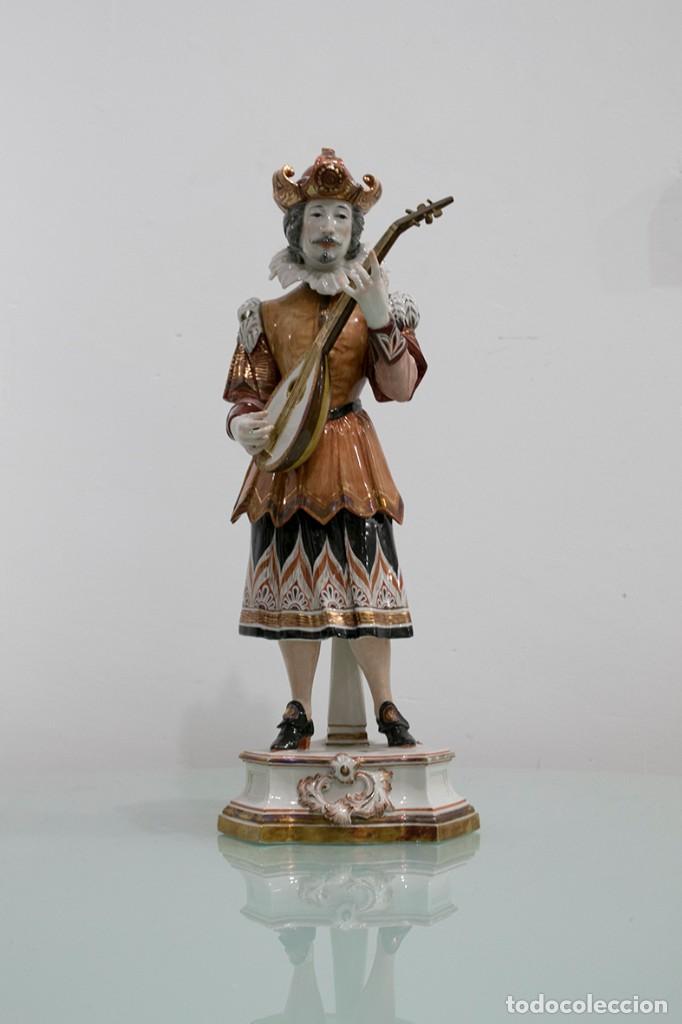 Antig&uuml;edades: Figura m&uacute;sico con mandolina. ALGORA. 1990. - Foto 1