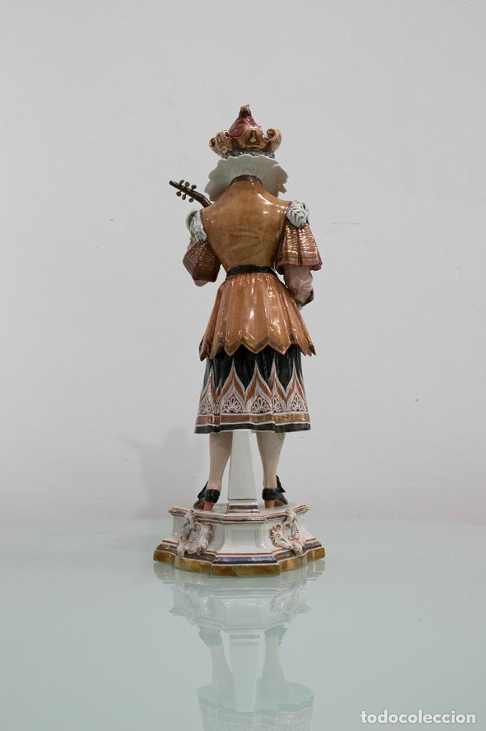 Antig&uuml;edades: Figura m&uacute;sico con mandolina. ALGORA. 1990. - Foto 2