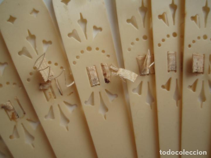Antig&uuml;edades: ABANICO. CELULOIDE. PRINCIPIOS DEL SIGLO XX. - Foto 3