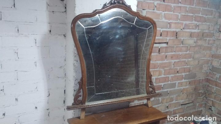 Antig&uuml;edades: Antiguo espejo en madera, biselado para c&oacute;moda, comod&iacute;n, etc - Foto 3