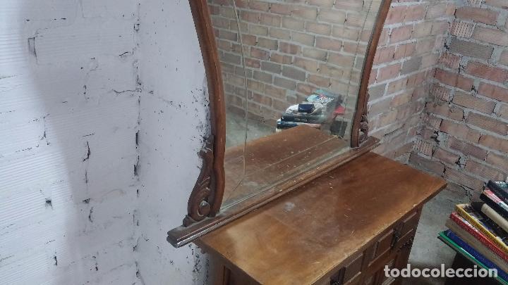 Antig&uuml;edades: Antiguo espejo en madera, biselado para c&oacute;moda, comod&iacute;n, etc - Foto 4
